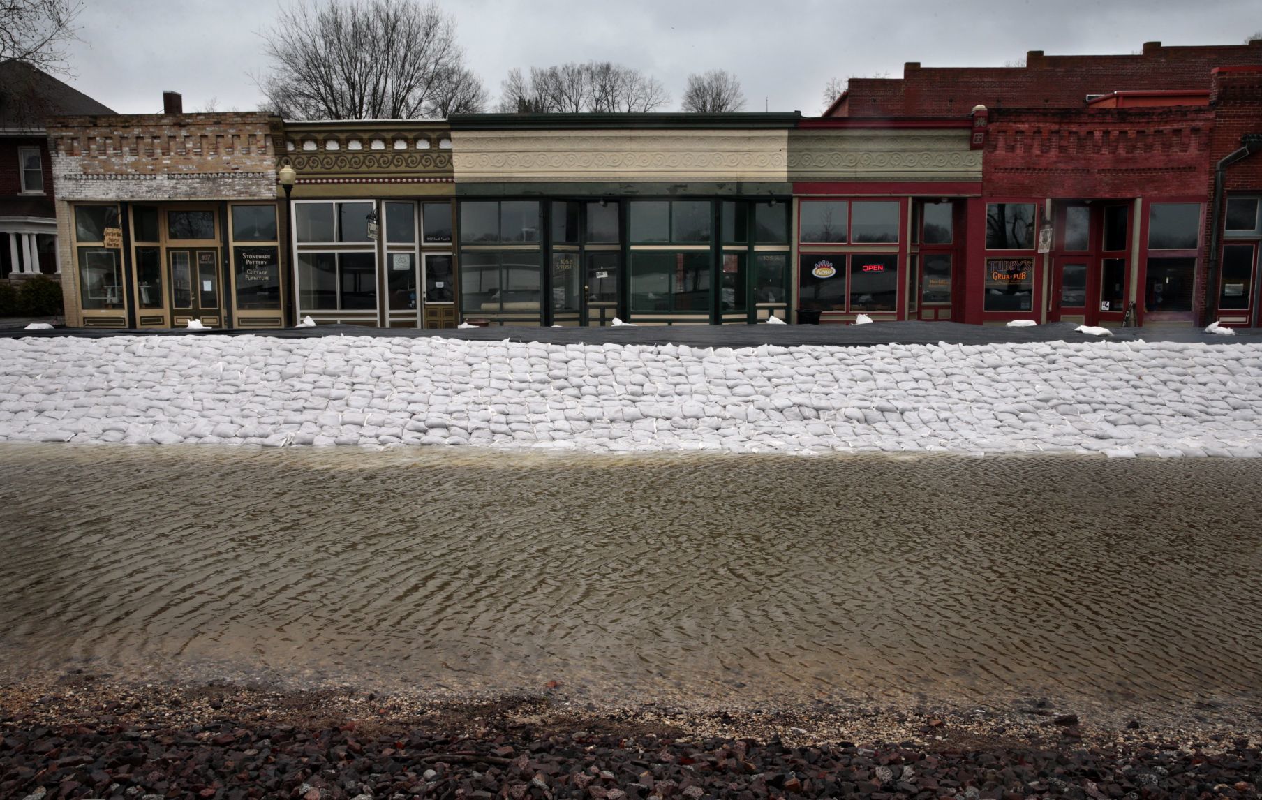 Mississippi River to crest Monday in Clarksville